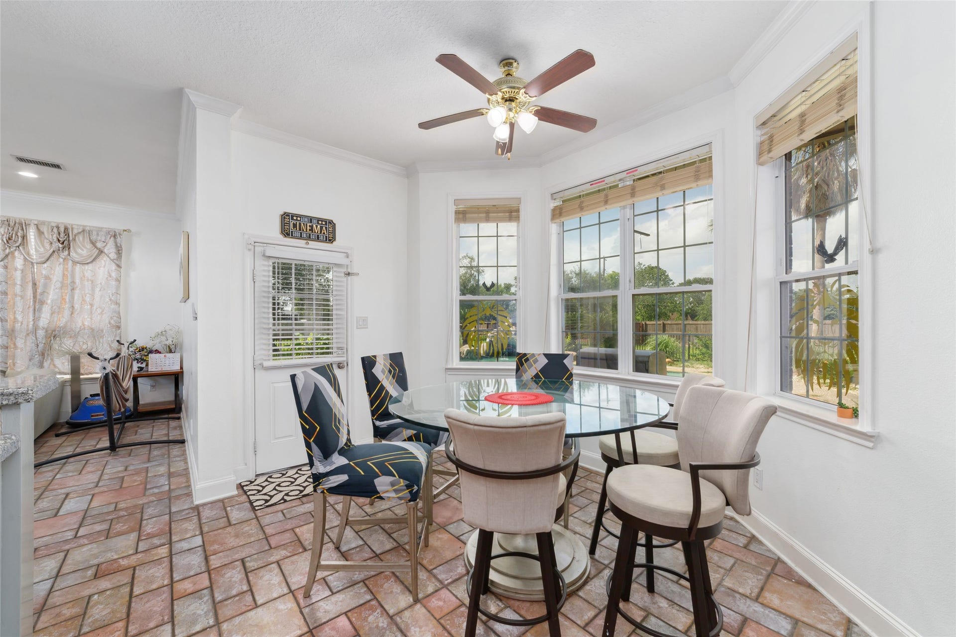 1513 County Road 149, Alvin, TX 77511