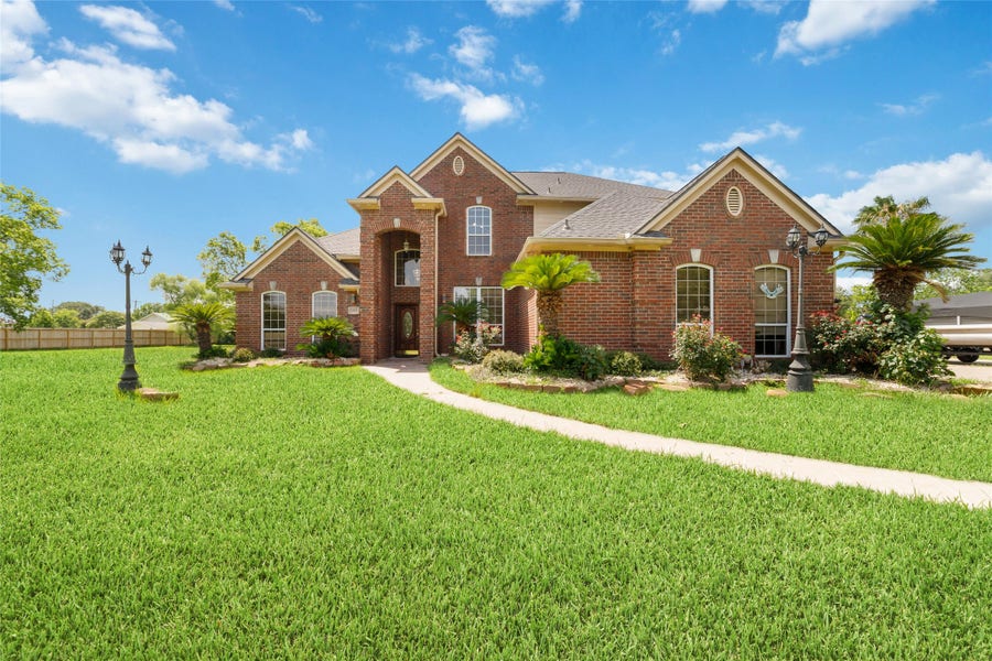 Property photo for 1513 County Road 149, Alvin, TX