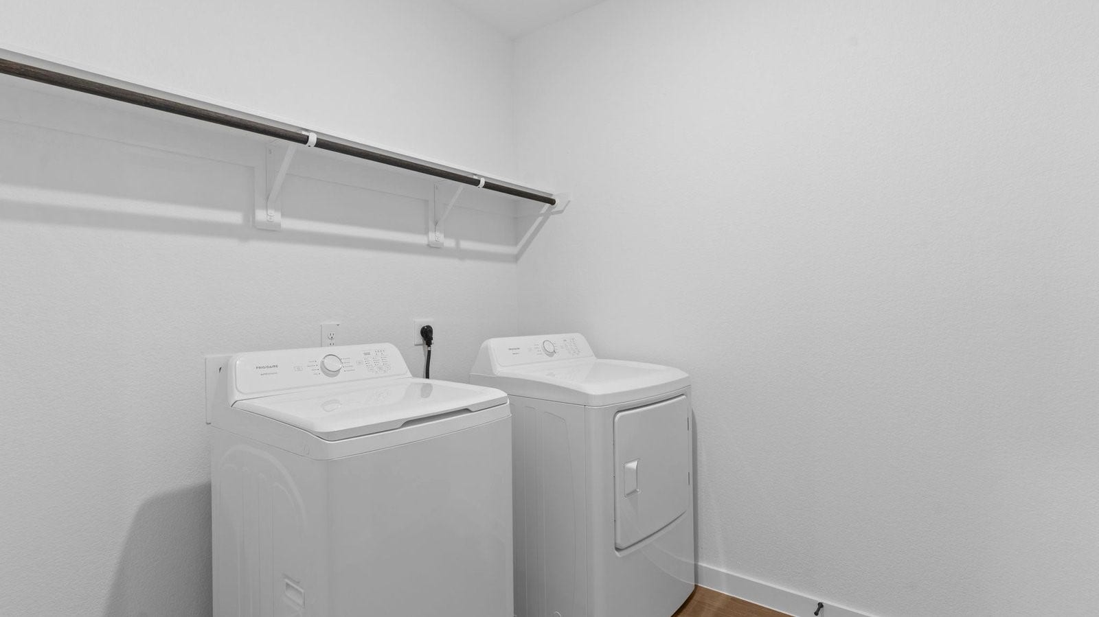 3340 Summercrisp Hollow Lane, Pearland, TX 77581 representative photo