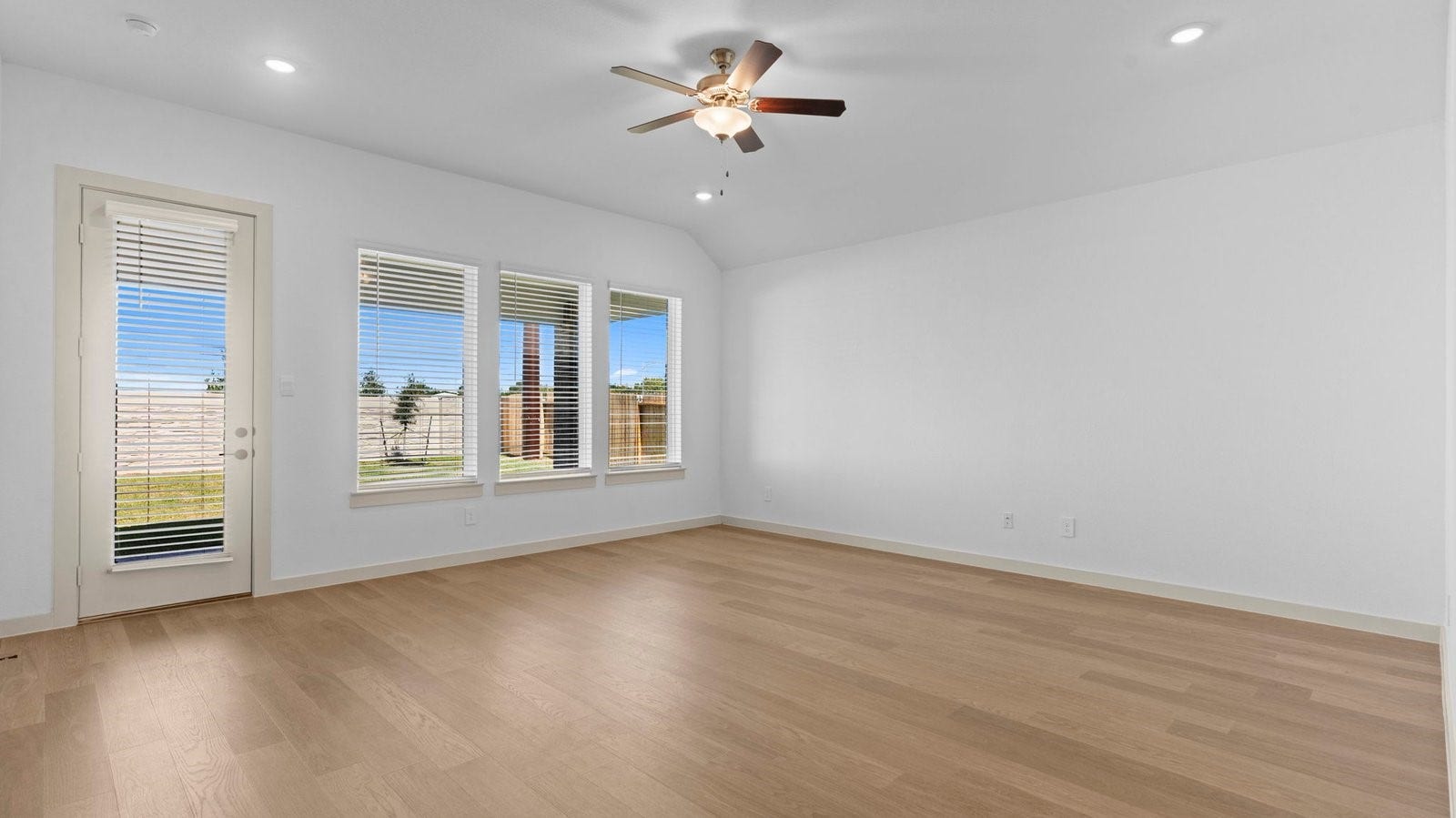 3340 Summercrisp Hollow Lane, Pearland, TX 77581 representative photo