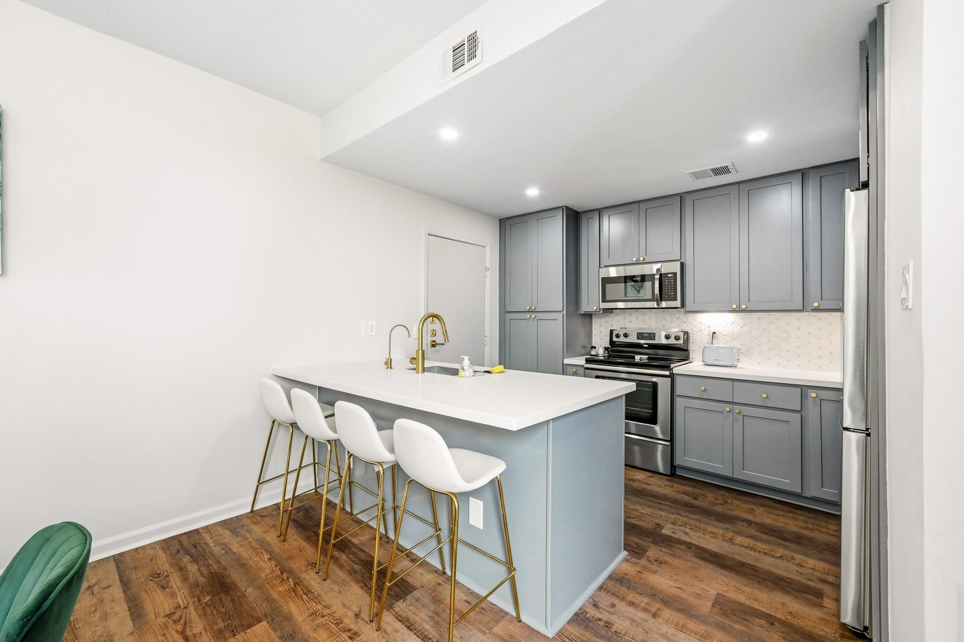 1116 Bering Drive, #25, Houston, TX 77057 Kitchen