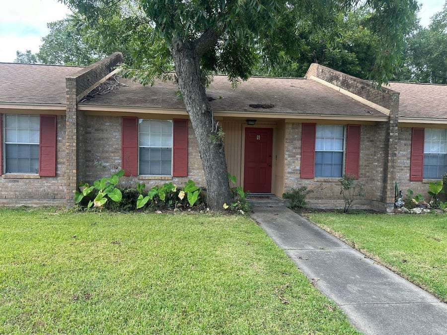 Property photo for 101 Willenberg Road, #9, Lake Jackson, TX