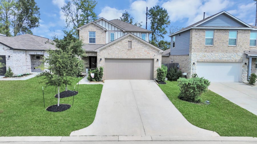 Property photo for 215 Intrepid Trail, Magnolia, TX