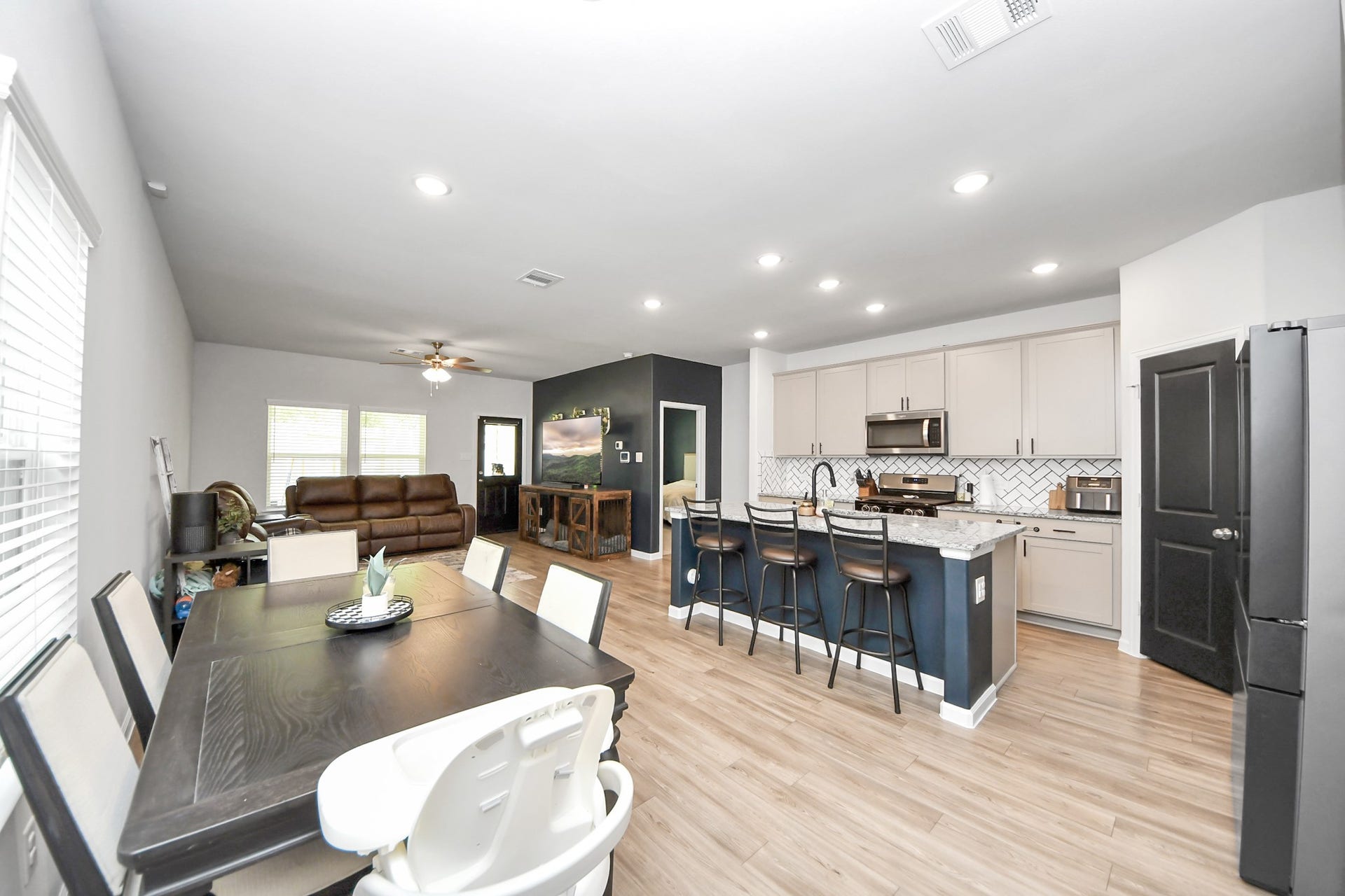 215 Intrepid Trail, Magnolia, TX 77354 215 Intrepid Trail, Magnolia, TX 77354