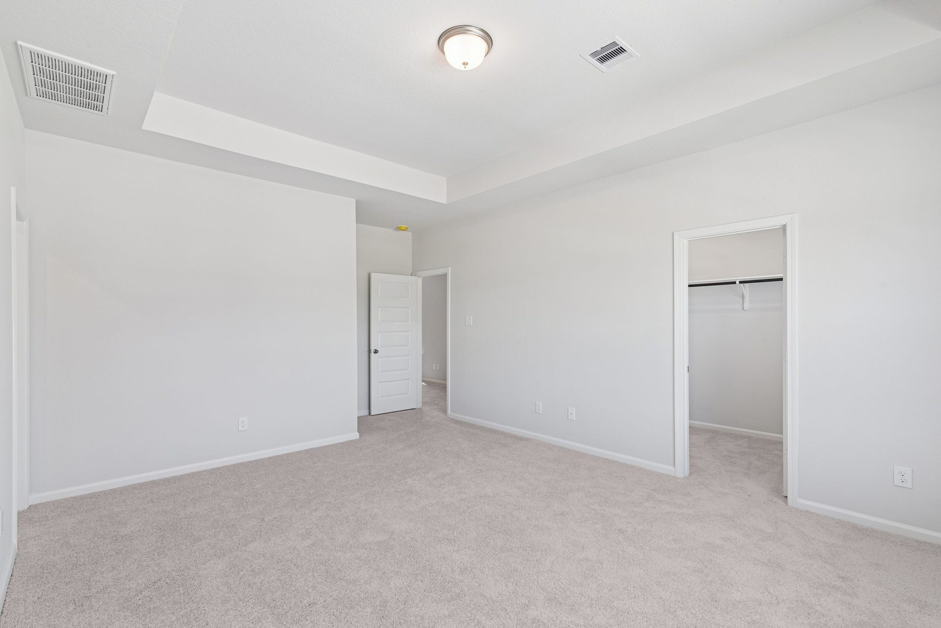 19130 Malatya Court, Montgomery, TX 77316 The Oriole II- Primary Bedroom with Tray Ceiling. Sample image to be used for example only, colors, options and upgrades vary.