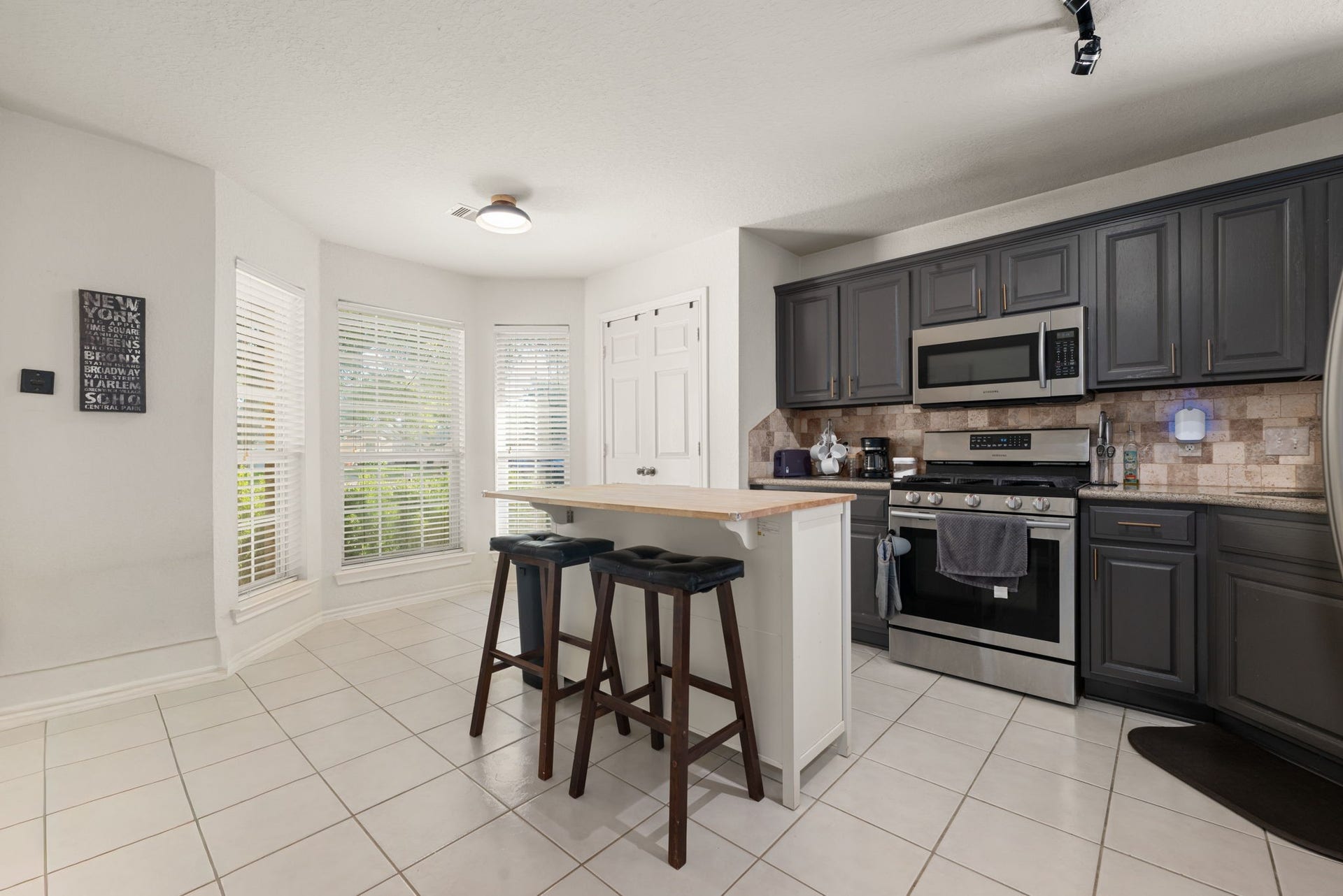 2810 Brookmist Lane, Dickinson, TX 77539 2810 Brookmist Lane, Dickinson, TX 77539