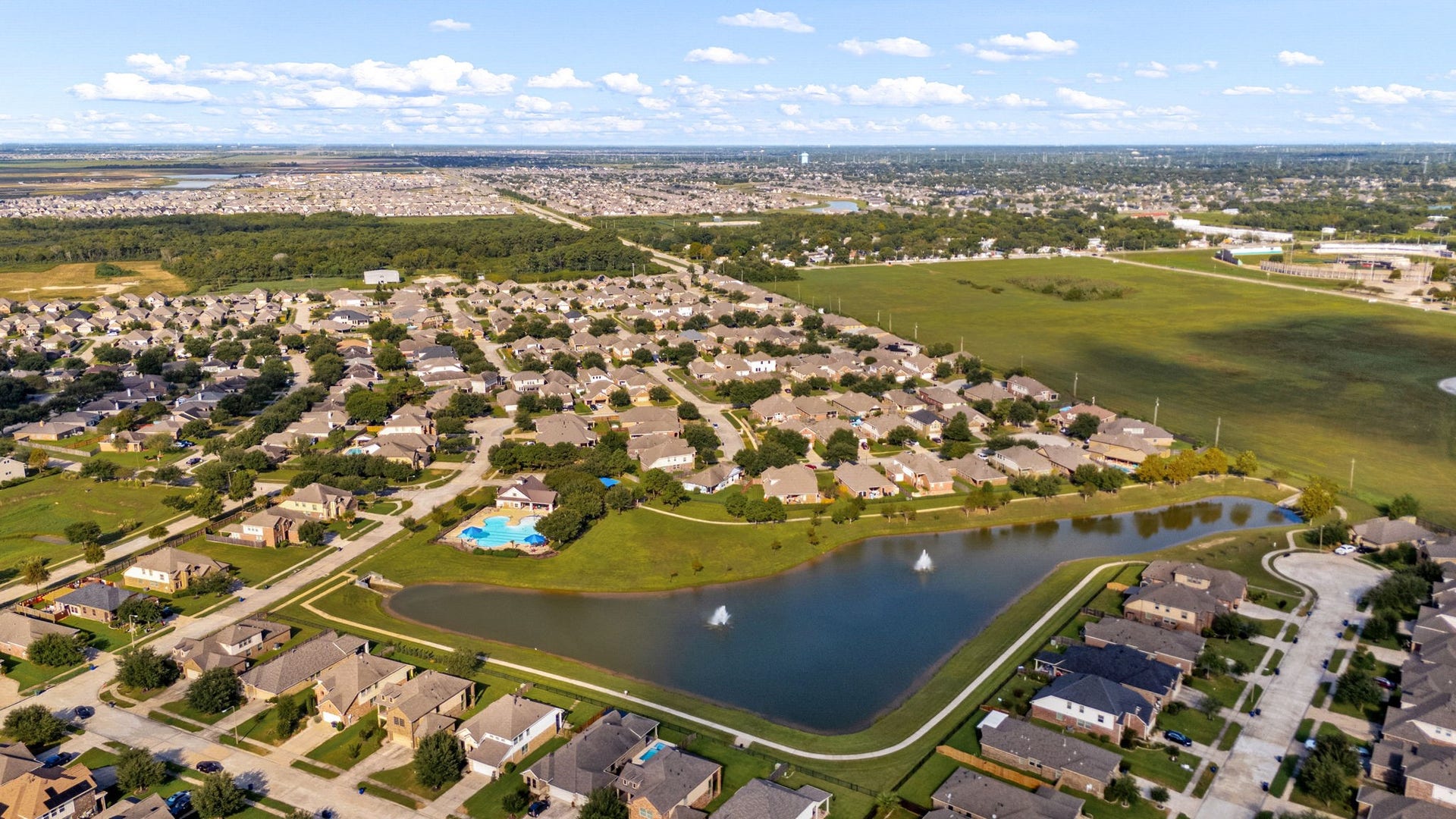 2810 Brookmist Lane, Dickinson, TX 77539 2810 Brookmist Lane, Dickinson, TX 77539