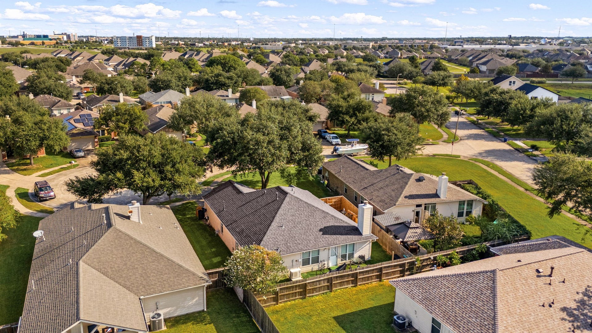 2810 Brookmist Lane, Dickinson, TX 77539 2810 Brookmist Lane, Dickinson, TX 77539