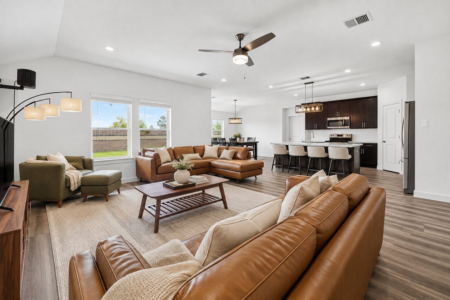 31207 Kenswick Grove Lane, Fulshear, TX 77441 A living space ready for movie nights, everyday relaxation, and memorable gatherings.