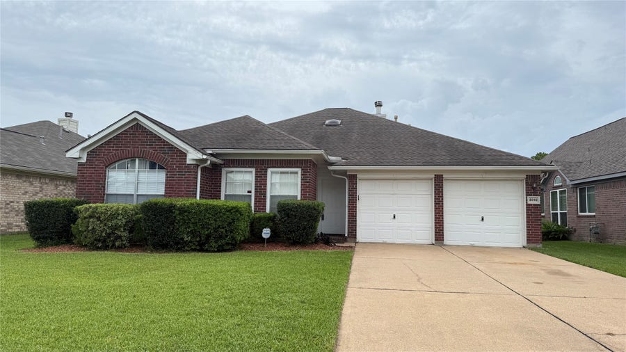 Property photo for 4919 Lochman Lane, Pearland, TX