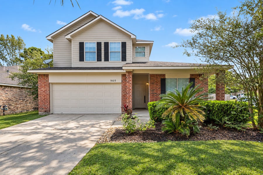 Property photo for 969 Fife Drive, Conroe, TX