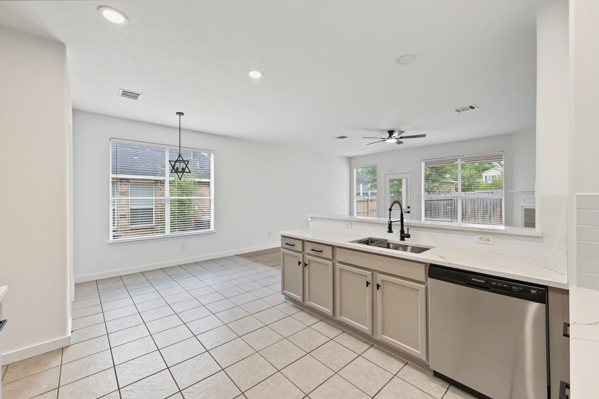 969 Fife Drive, Conroe, TX 77301 969 Fife Drive, Conroe, TX 77301