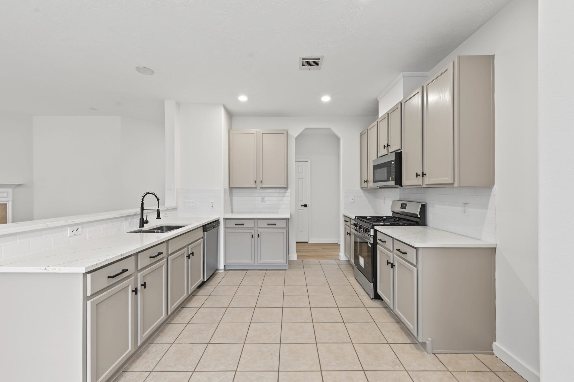 969 Fife Drive, Conroe, TX 77301 969 Fife Drive, Conroe, TX 77301