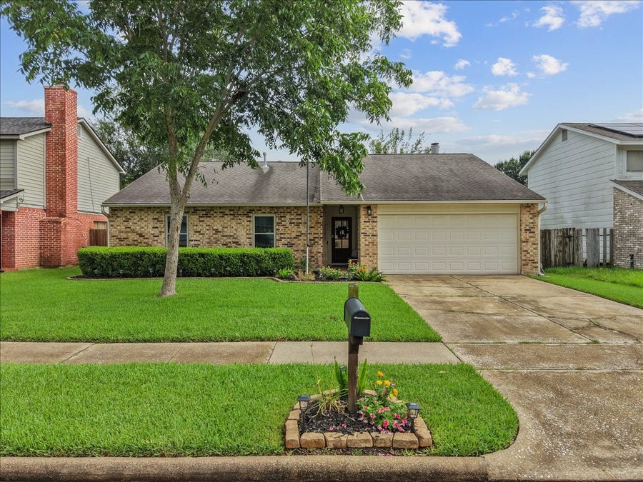 Property photo for 5413 Rock Springs Drive, La Porte, TX