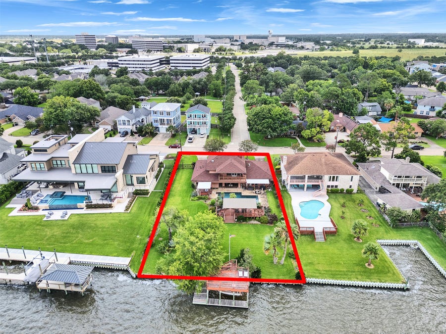 Property photo for 2434 Baycrest Drive, Houston, TX