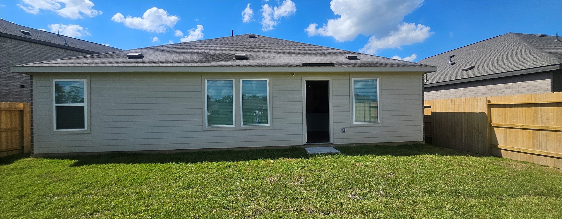 18306 Daisy Bluff Street, Crosby, TX 77532 18306 Daisy Bluff Street, Crosby, TX 77532