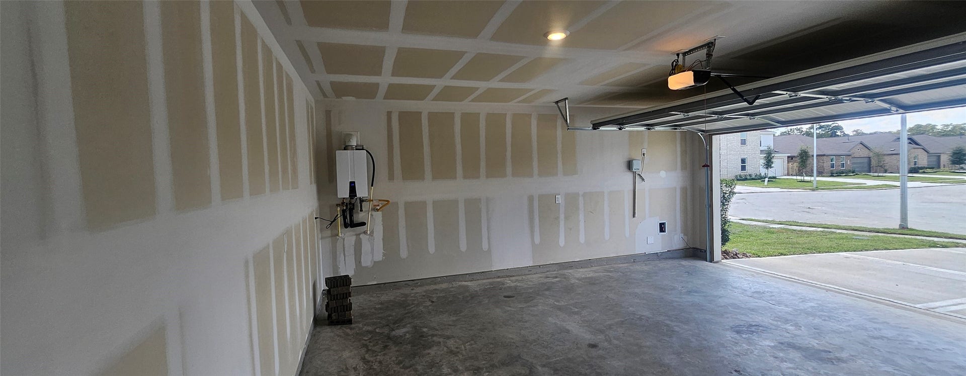 18306 Daisy Bluff Street, Crosby, TX 77532 18306 Daisy Bluff Street, Crosby, TX 77532