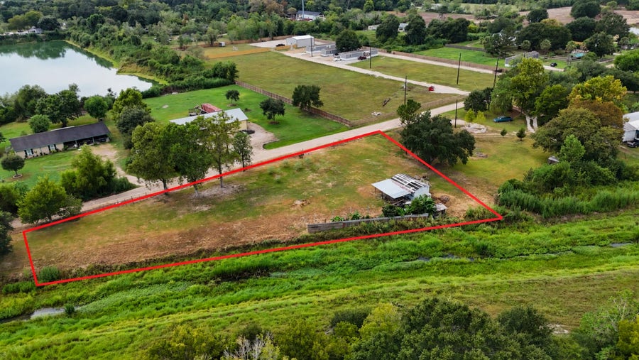 Property photo for 727 E Jasmine Street, Fresno, TX