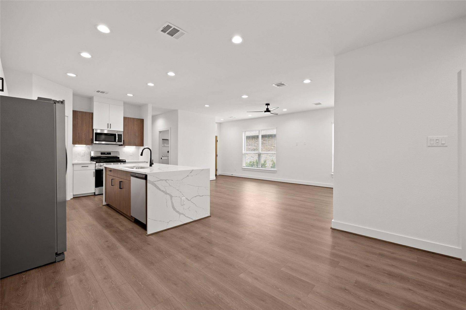 2616 Seaglass View Drive, Katy, TX 77493 2616 Seaglass View Drive, Katy, TX 77493