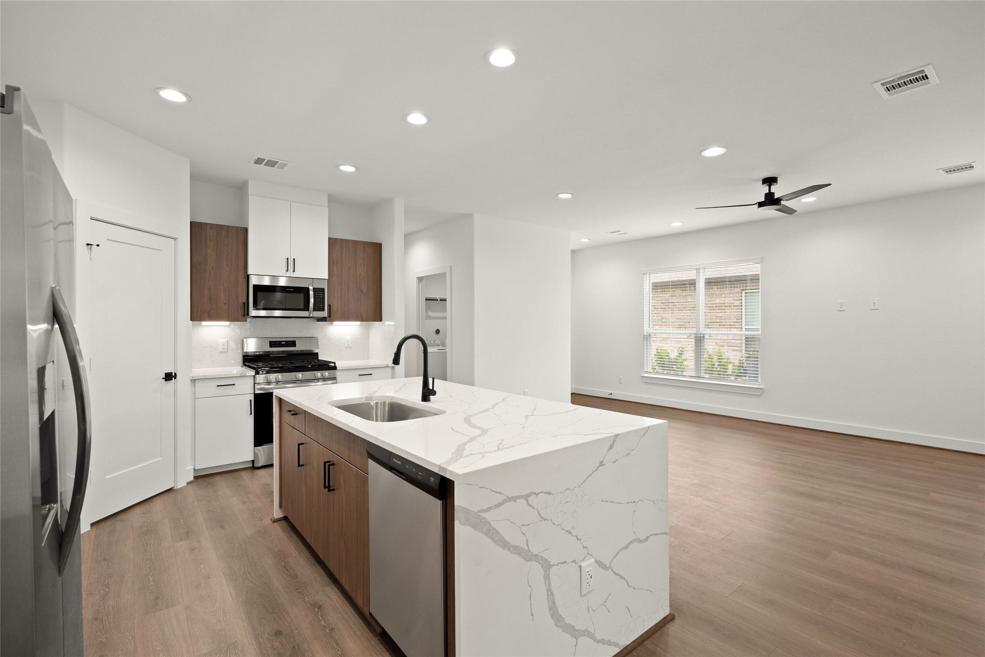 2616 Seaglass View Drive, Katy, TX 77493 2616 Seaglass View Drive, Katy, TX 77493