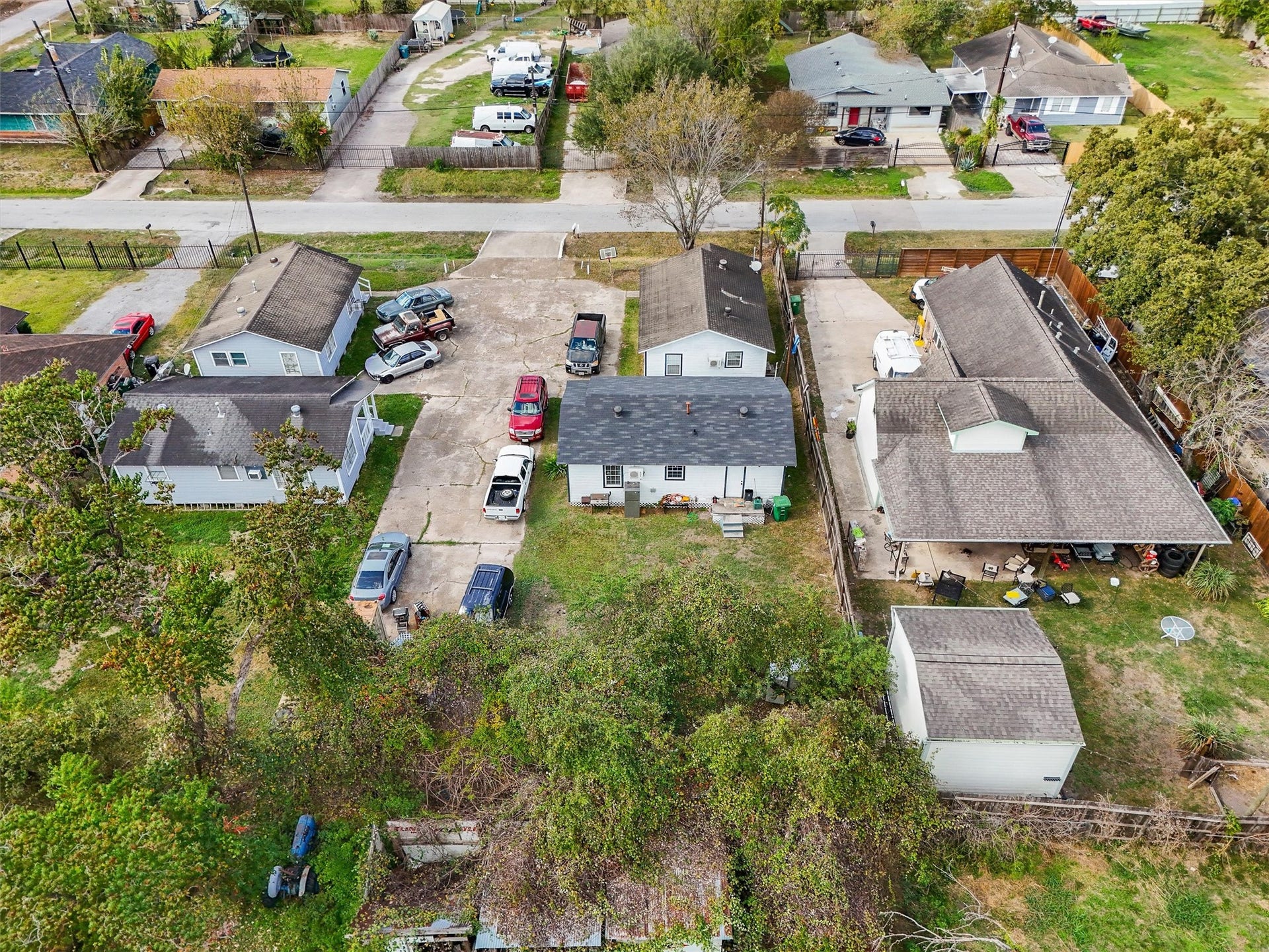 8514 Spaulding Street, Houston, TX 77016 8514 Spaulding Street, Houston, TX 77016