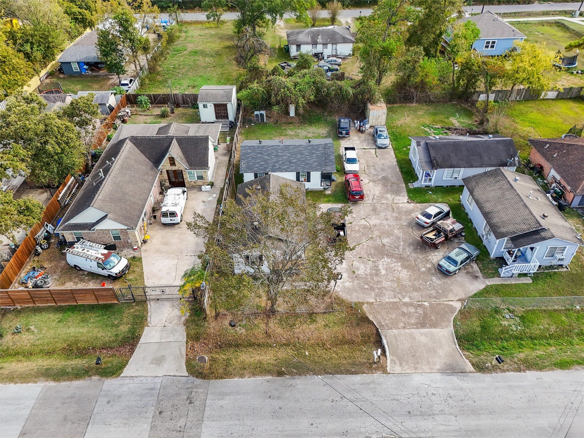 8514 Spaulding Street, Houston, TX 77016 8514 Spaulding Street, Houston, TX 77016