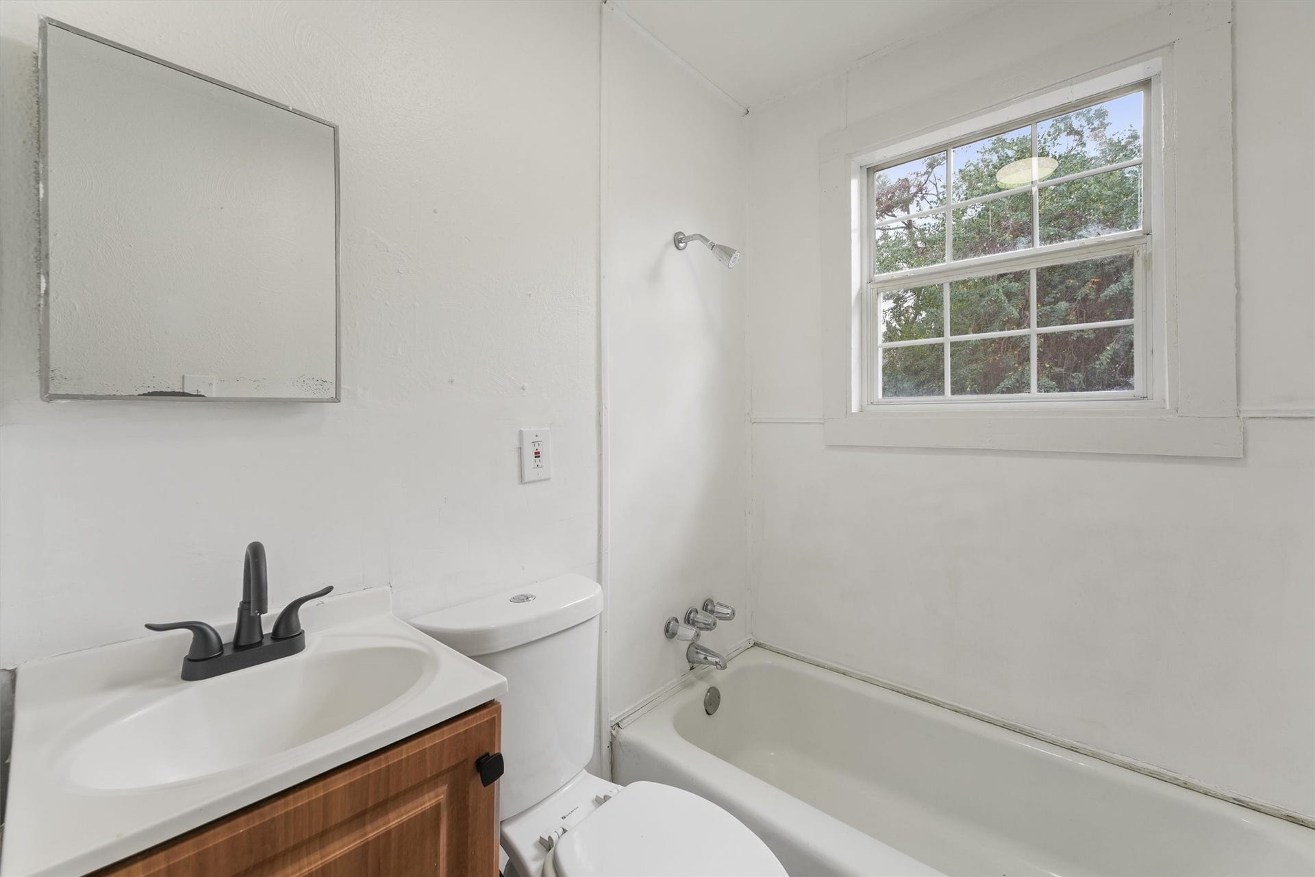 8514 Spaulding Street, Houston, TX 77016 8514 Spaulding Street, Houston, TX 77016