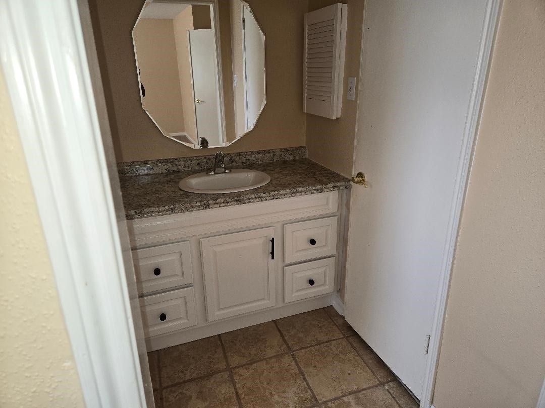 7911 Southmeadow Drive, Houston, TX 77071 7911 Southmeadow Drive, Houston, TX 77071