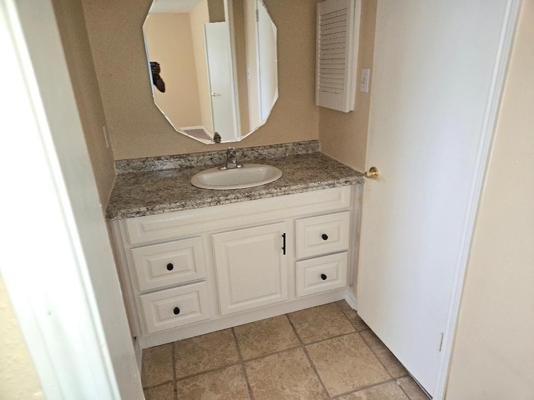 7911 Southmeadow Drive, Houston, TX 77071 7911 Southmeadow Drive, Houston, TX 77071