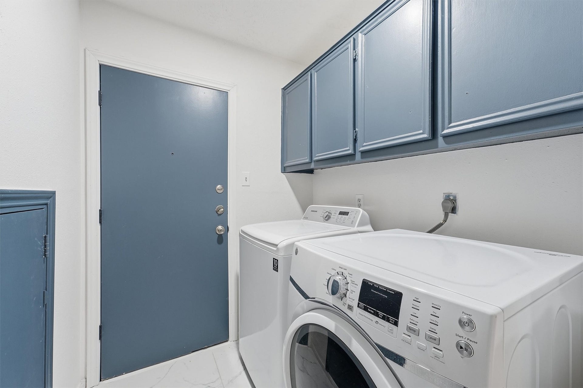 12719 Hollandale Drive, Houston, TX 77082 Laundry room
