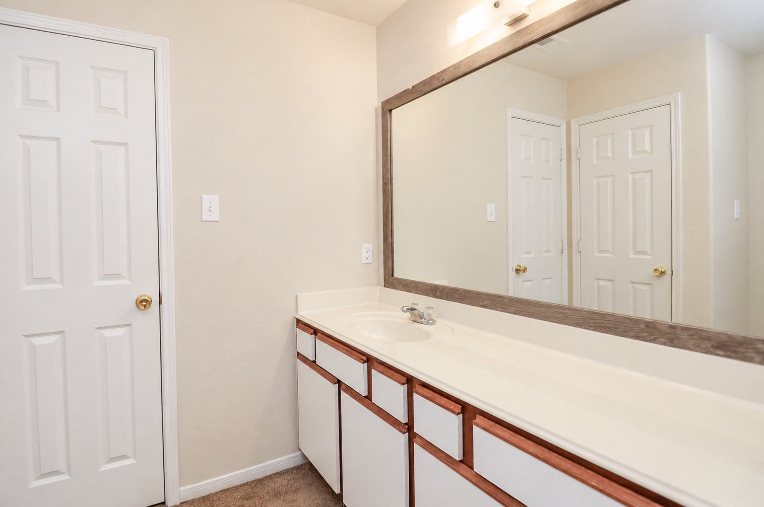 5031 Grove Square Court, Katy, TX 77449 Additional view of the upstairs bathroom showcasing the extended vanity, generous counter space and large framed mirror.