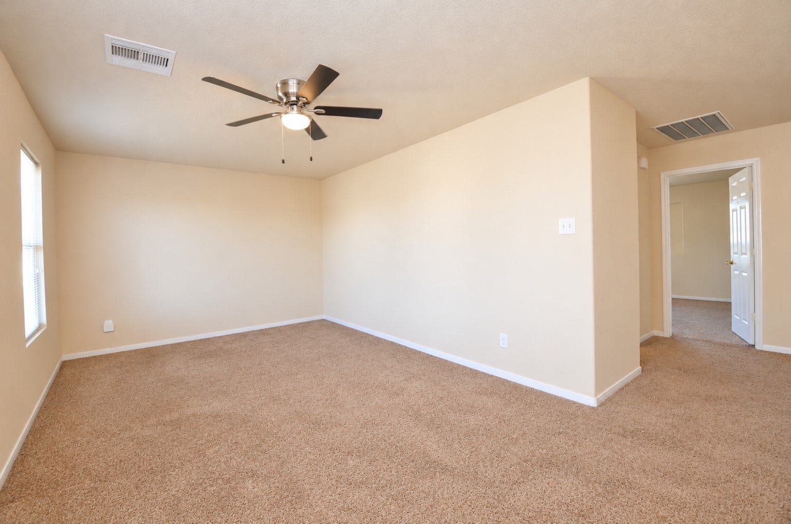 5031 Grove Square Court, Katy, TX 77449 Additional view of the spacious upstairs game room, offering flexible space for a home theater, gaming area or second living room.