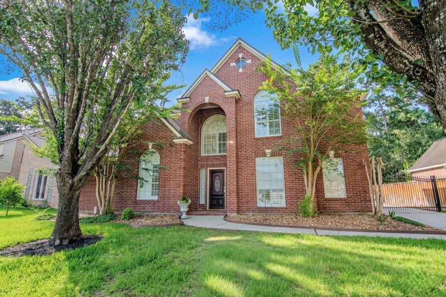Property photo for 6807 Queensclub Drive, Houston, TX