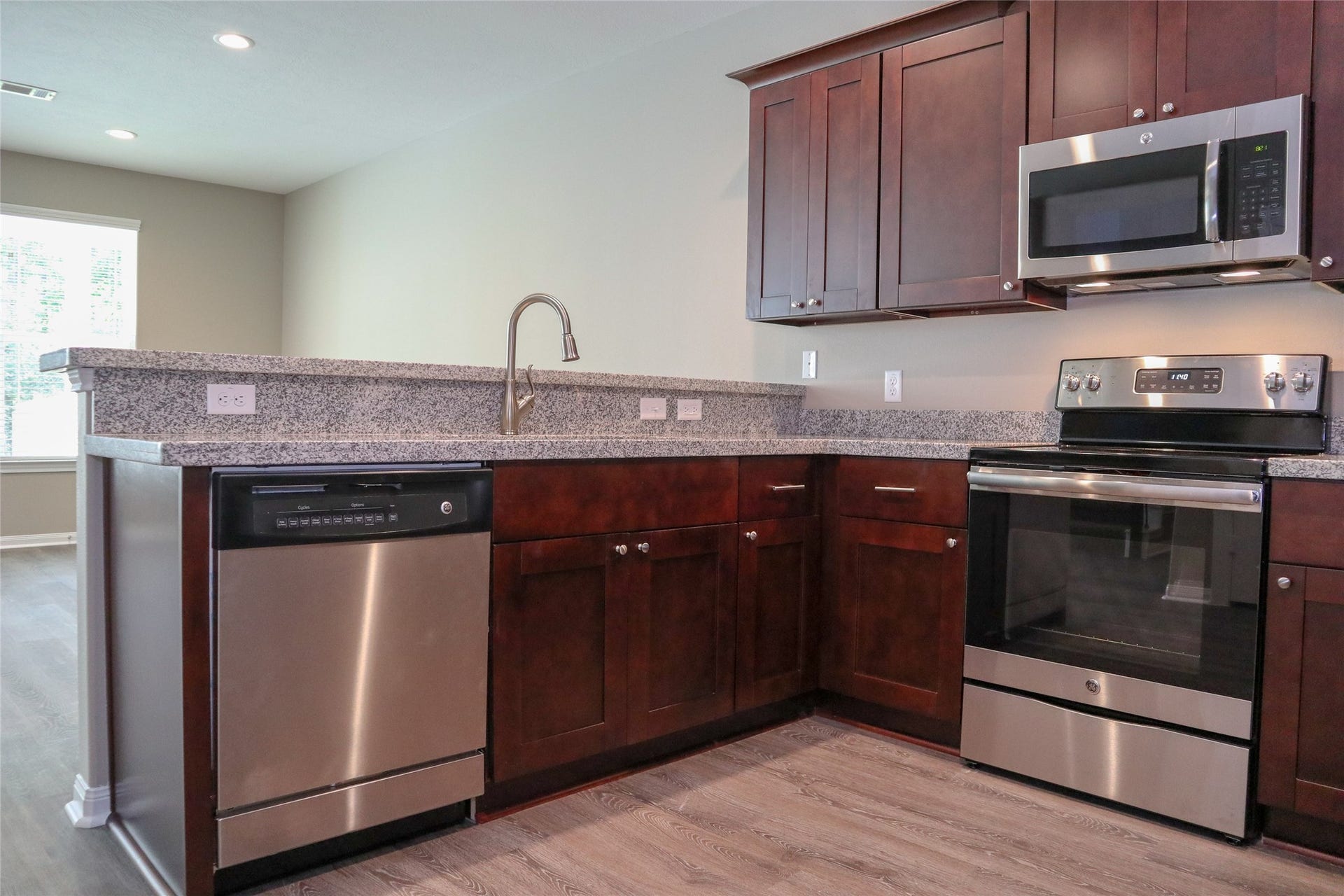 118 Artesian Way, New Caney, TX 77357 118 Artesian Way, New Caney, TX 77357