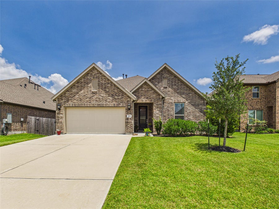 Property photo for 703 Western Holly, League City, TX