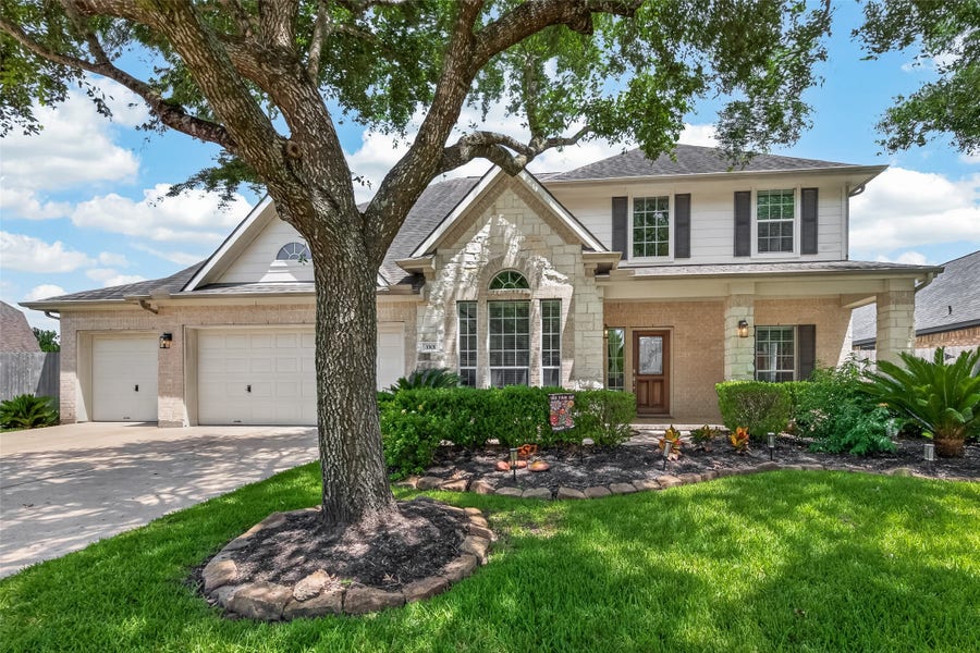 Property photo for 3301 Sequoia Lake Trail, Pearland, TX