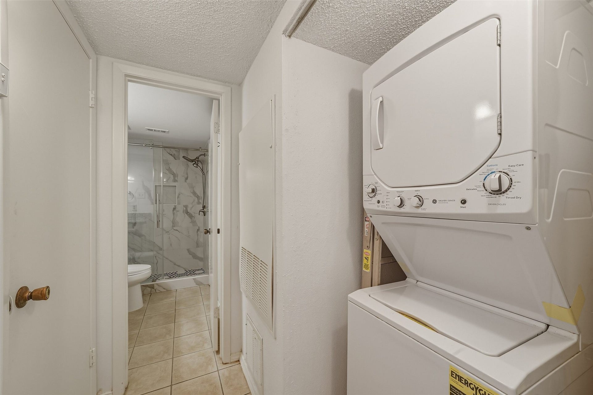 2611 Grants Lake Boulevard, #214, Sugar Land, TX 77479 Washer and dryer included
