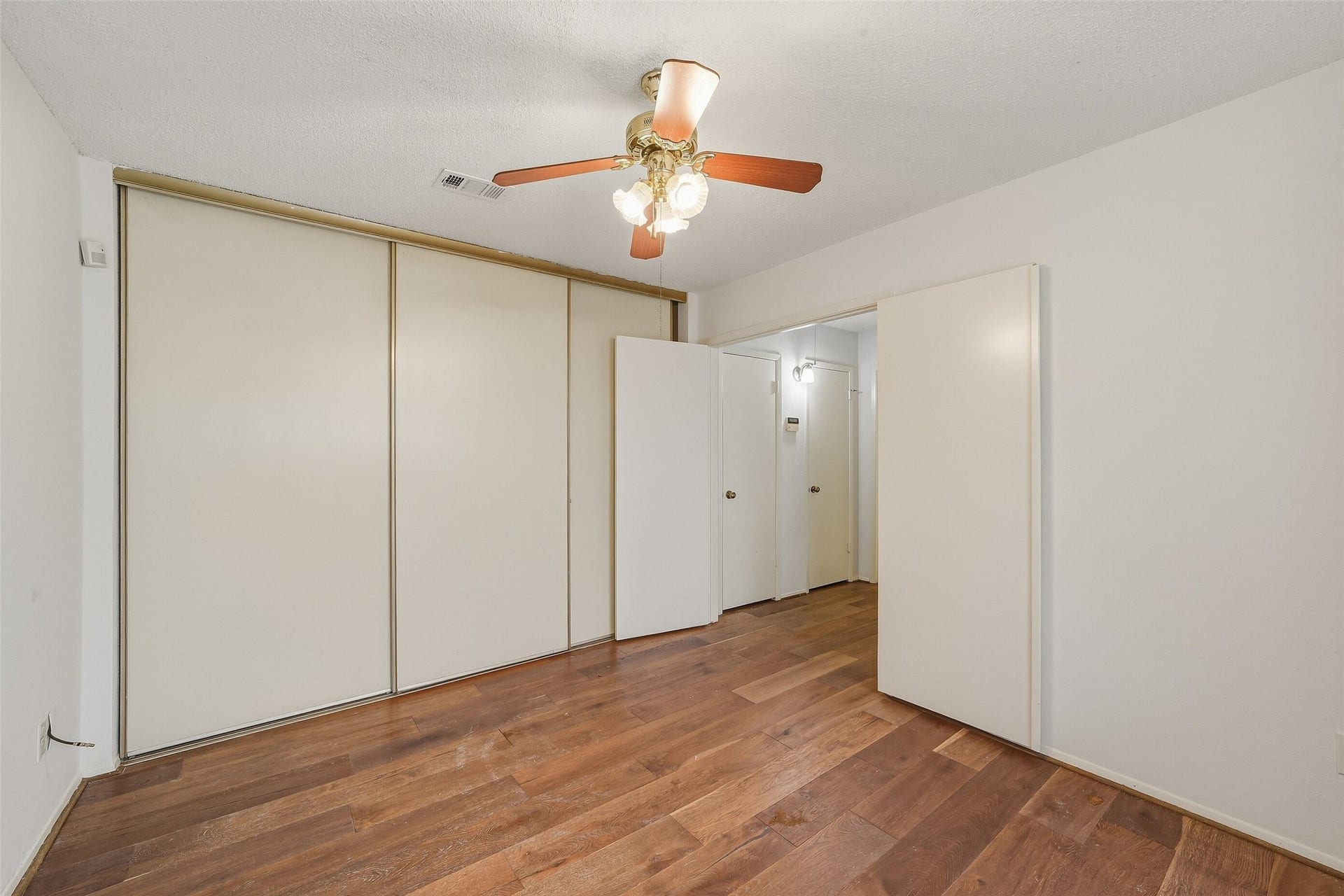 2611 Grants Lake Boulevard, #214, Sugar Land, TX 77479 Second bedroom
