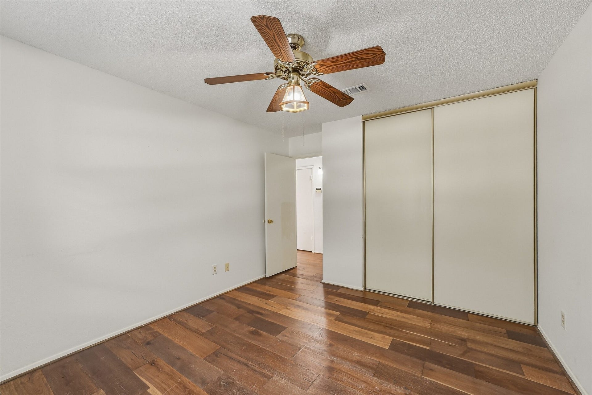 2611 Grants Lake Boulevard, #214, Sugar Land, TX 77479 3rd bedroom