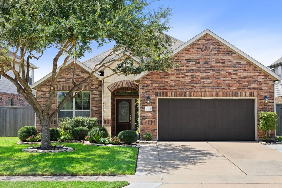 Property photo for 1412 Copper Ridge Lane, Pearland, TX