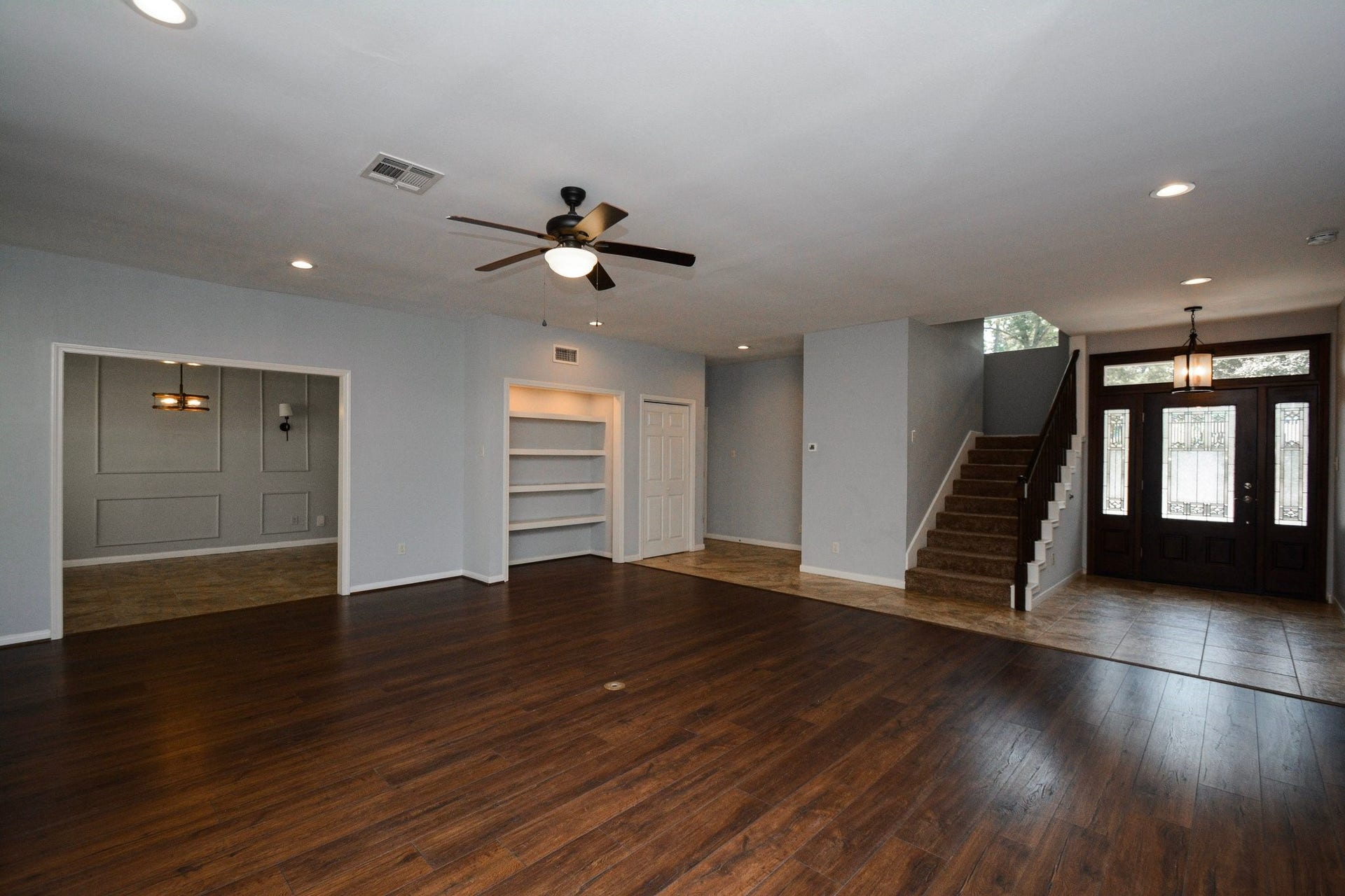 3207 Laurel Point Court, Houston, TX 77339 View of the entrance and living room