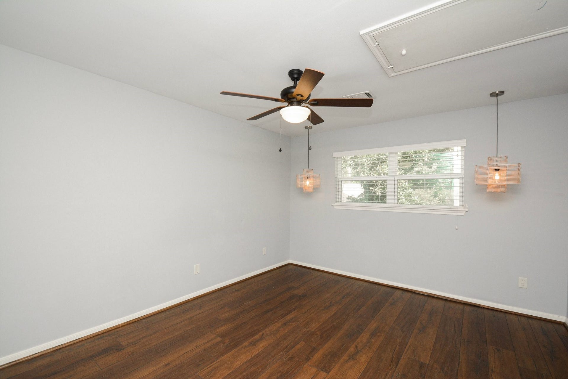 3207 Laurel Point Court, Houston, TX 77339 One of the secondary bedrooms