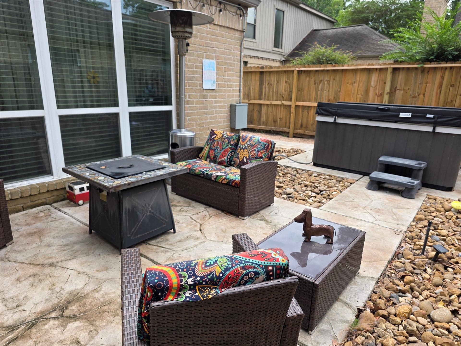 3207 Laurel Point Court, Houston, TX 77339 Very cute patio with hot tub for unwinding and relaxing