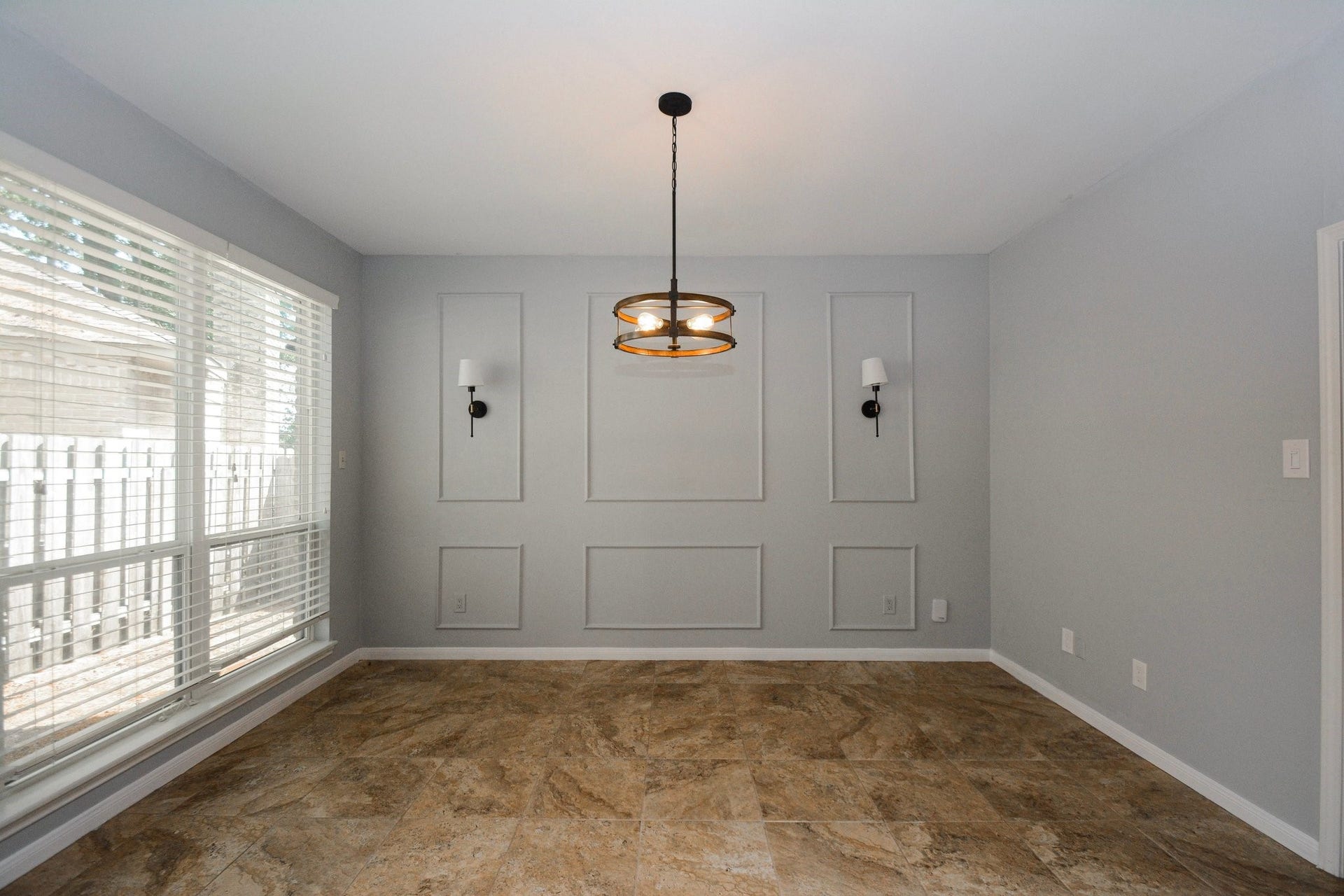 3207 Laurel Point Court, Houston, TX 77339 Formal Dining room with accented wall