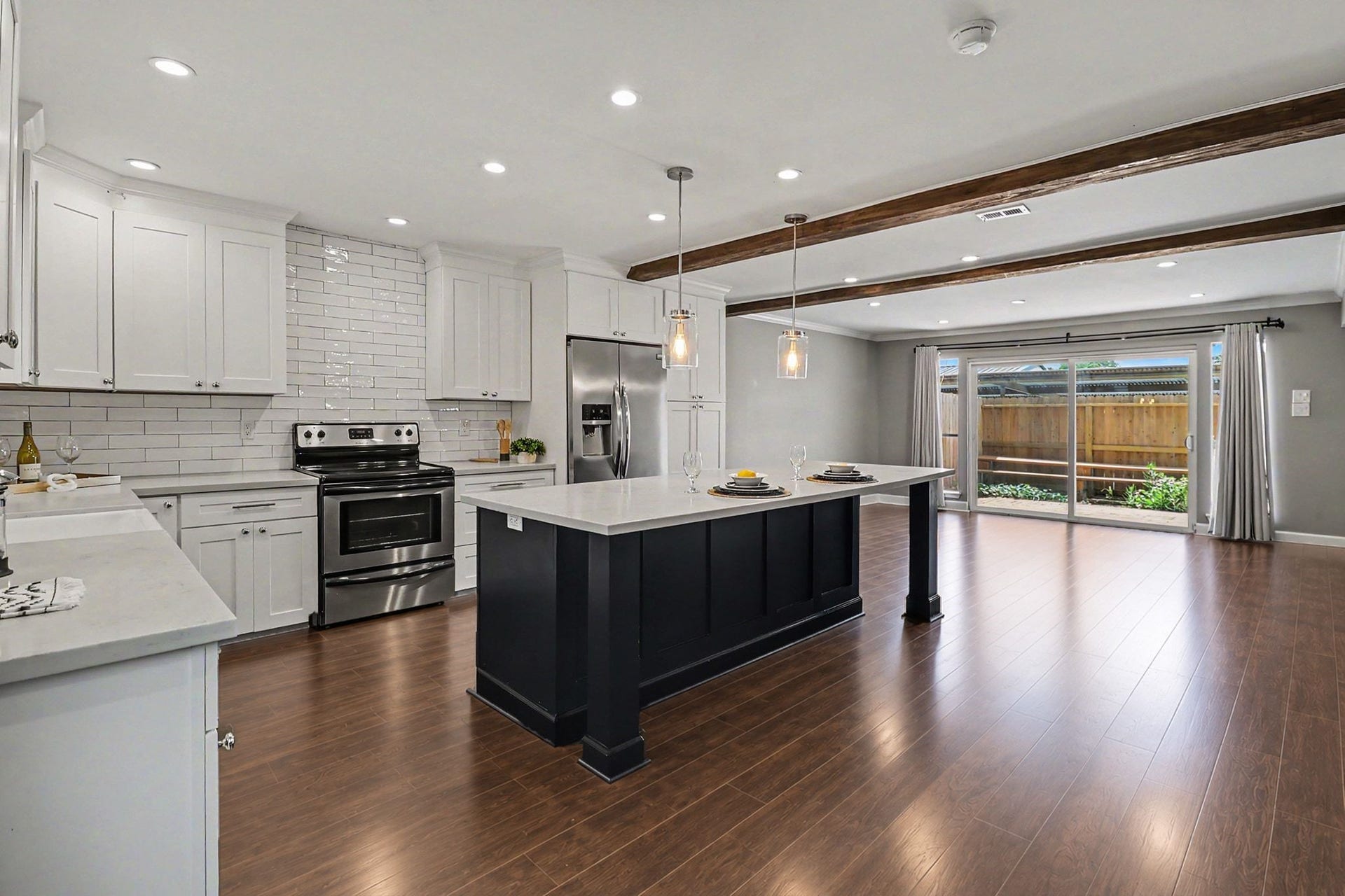 18206 Heritage Lane, #8206, Nassau Bay, TX 77058 Brand luxury vinyl new floors