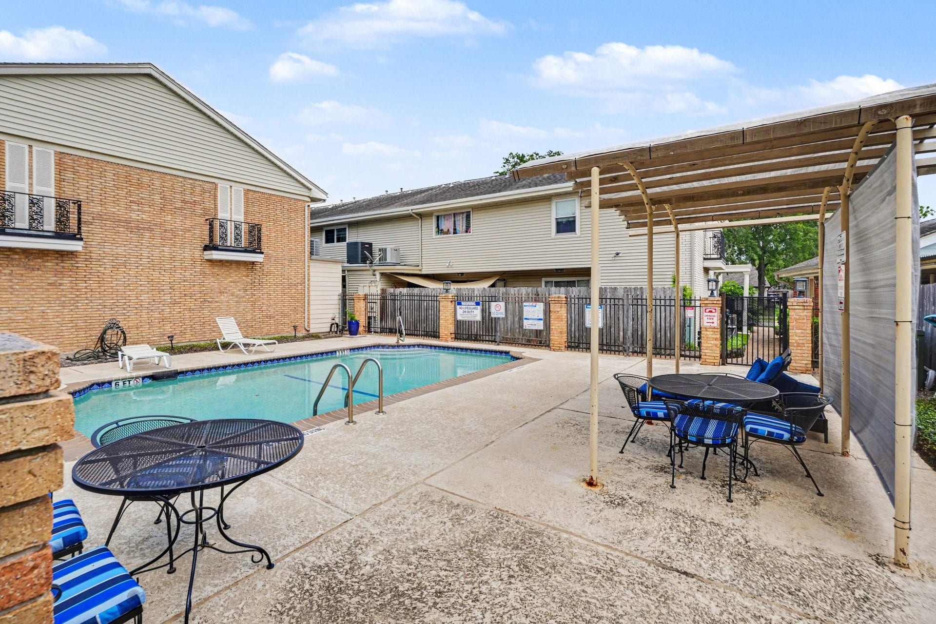 18206 Heritage Lane, #8206, Nassau Bay, TX 77058 Pool area