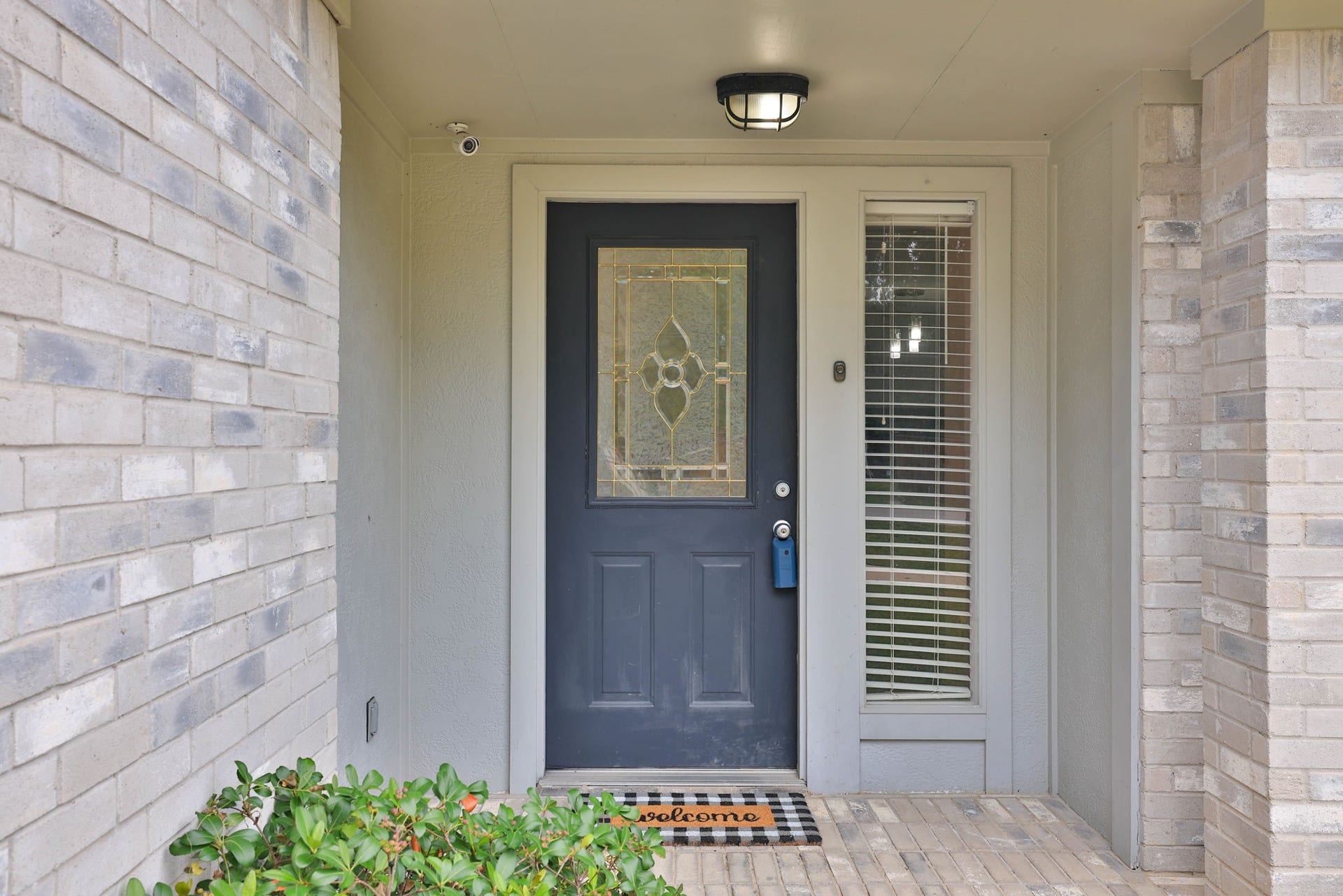 10403 Twin Oak Drive, Conroe, TX 77385 Front Porch