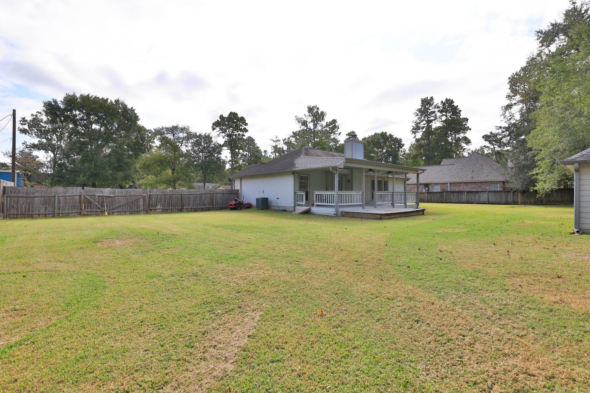 10403 Twin Oak Drive, Conroe, TX 77385 Plenty of space for a pool, kids play area and pets!