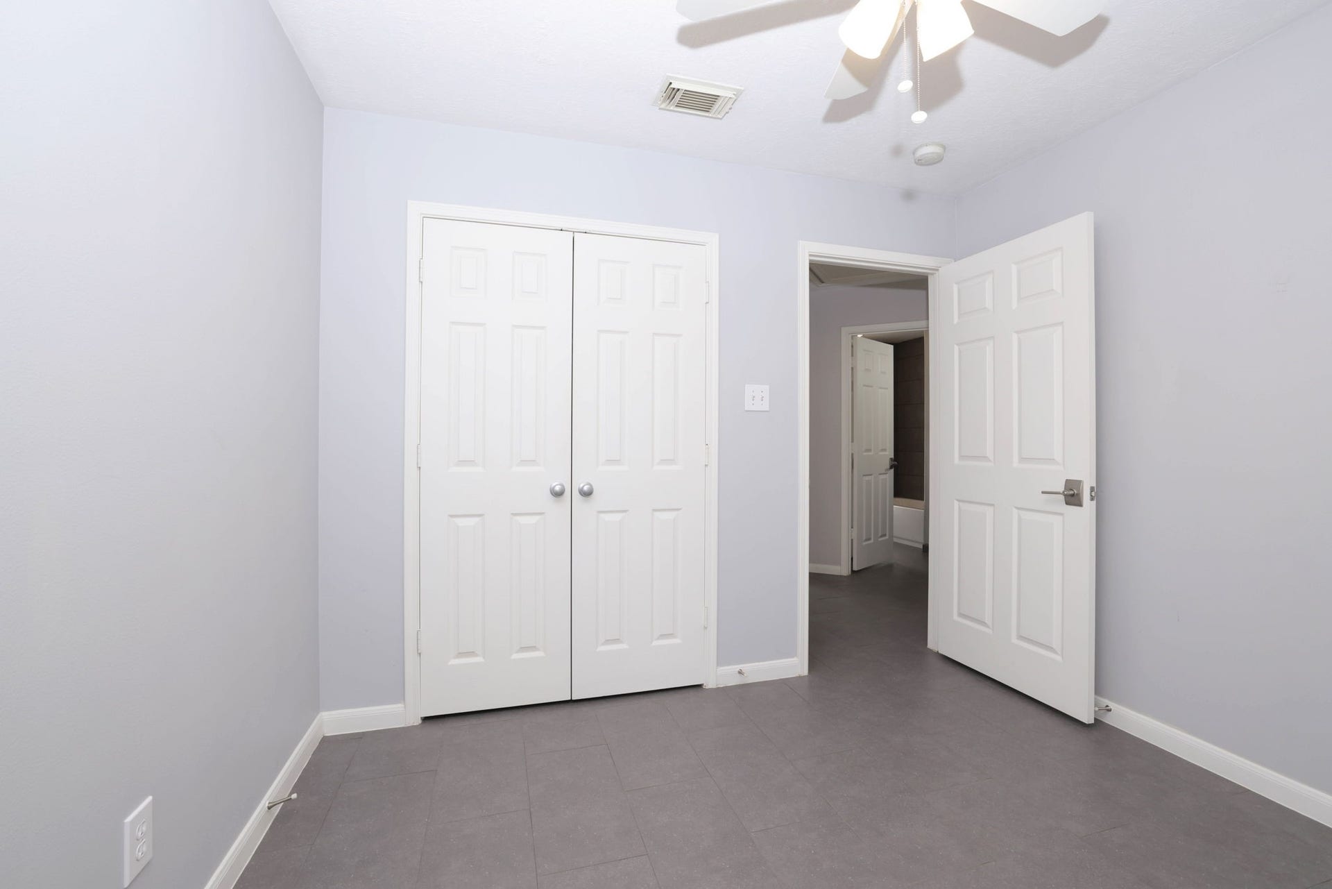 10403 Twin Oak Drive, Conroe, TX 77385 Another Secondary Bedroom