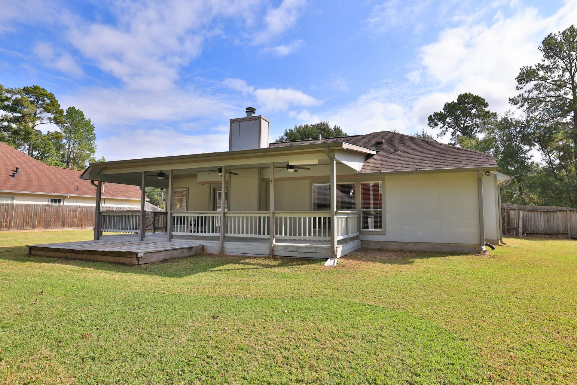 10403 Twin Oak Drive, Conroe, TX 77385 Back of home